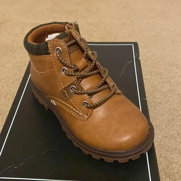 Caramel and Olive Kids Boots - Picture 2 of 3